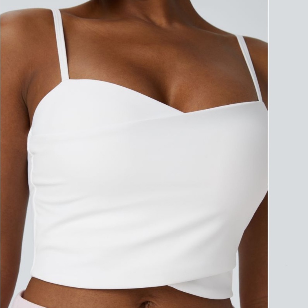 Halara Spaghetti Strap Crossover Plain Cropped Ta… - image 4